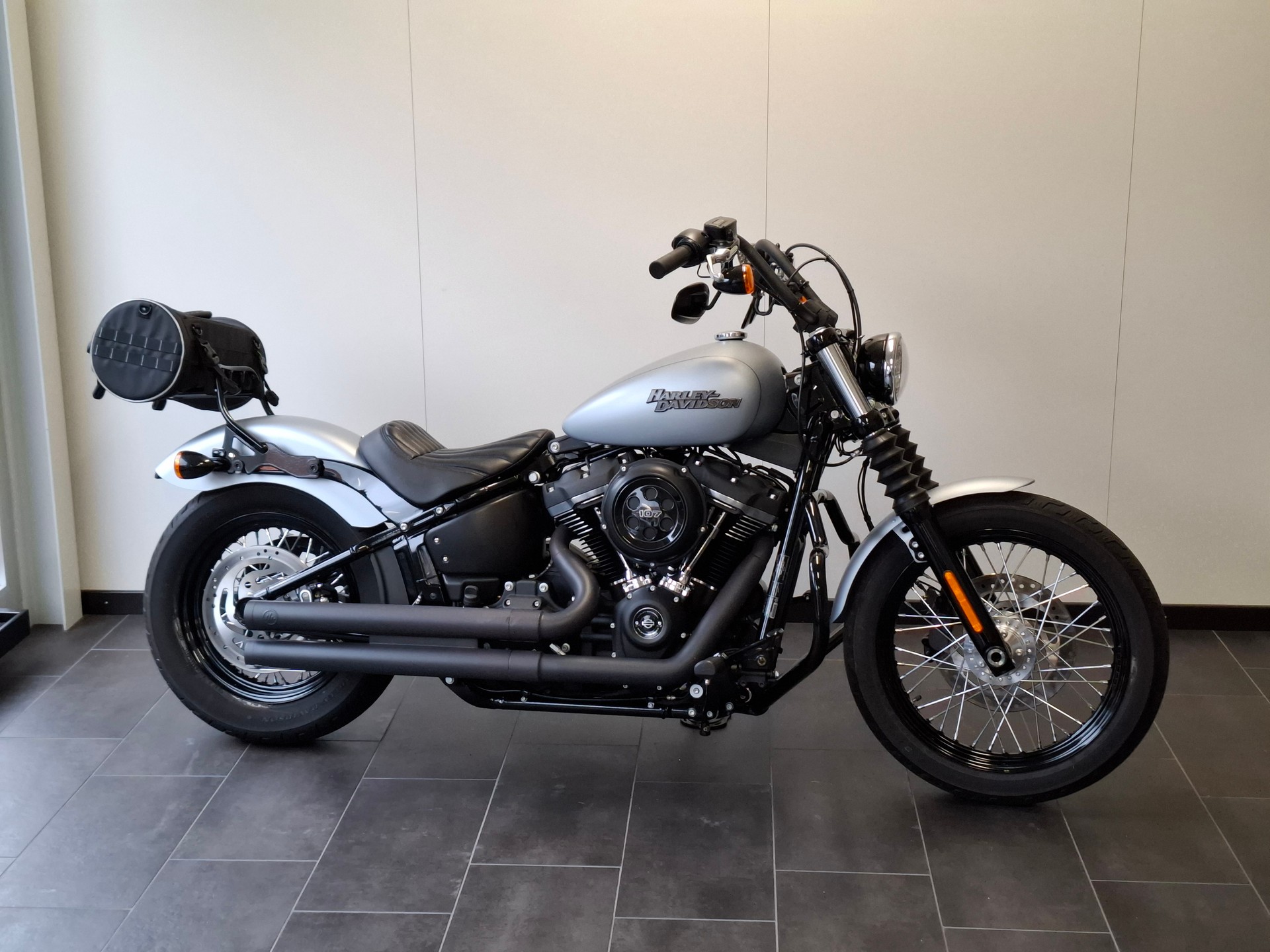 HARLEY-DAVIDSON FXBB Street Bob 107 ABS