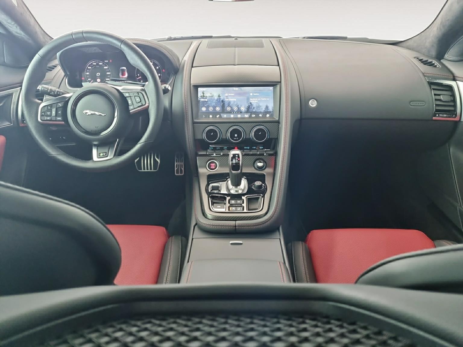 JAGUAR F-Type Coupé 5.0 V8 R75 AWD-image-5