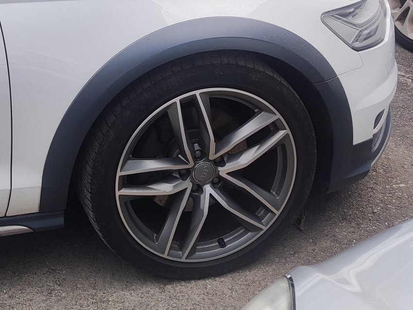 AUDI A6 allroad 3.0 TDI V6 quattro S-tronic-image-5