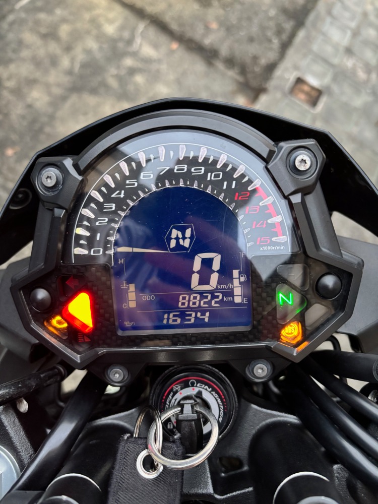 KAWASAKI Z 400-image-4