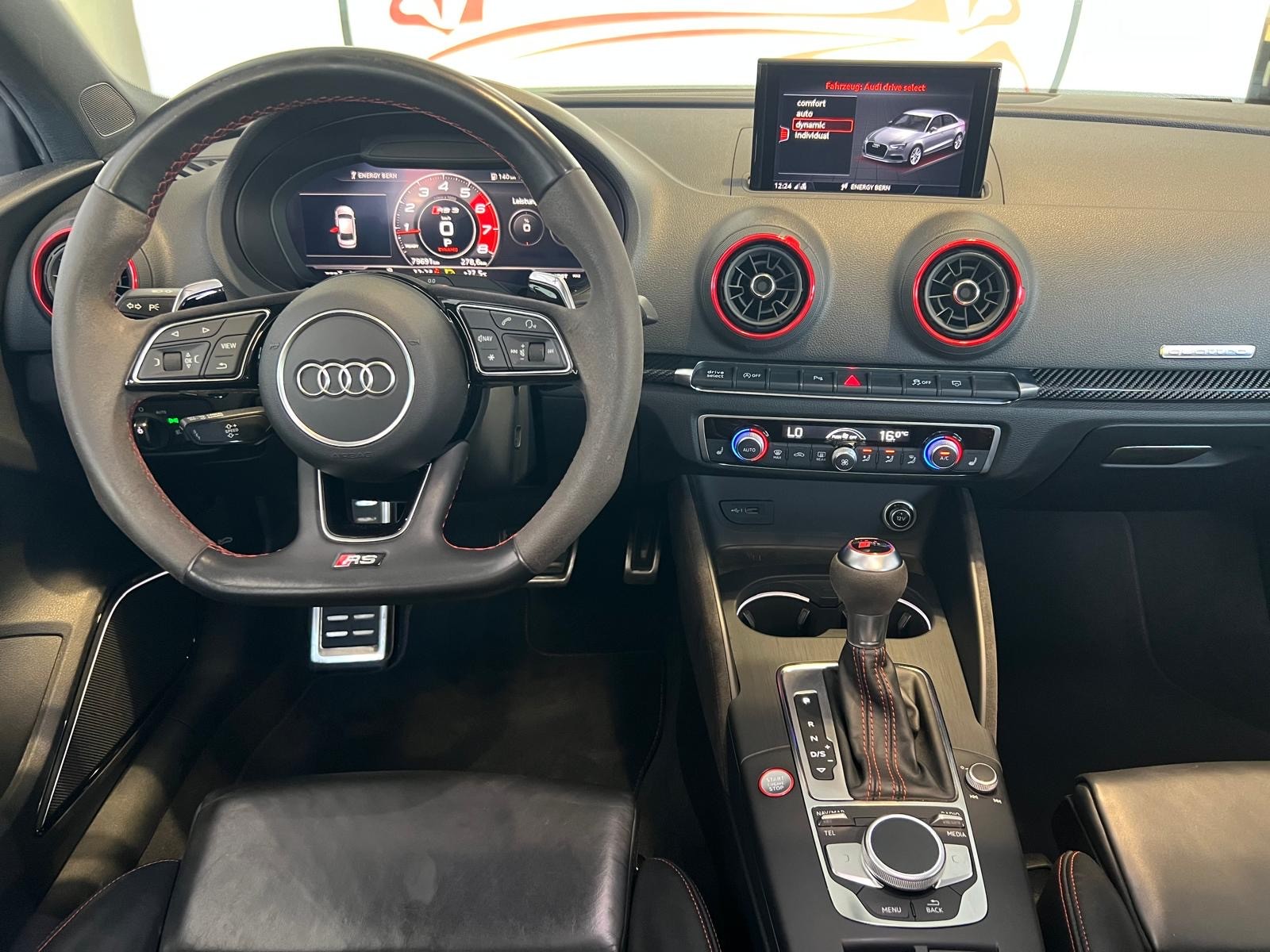 AUDI RS3 Limousine 2.5 TSI quattro S-tronic-image-27