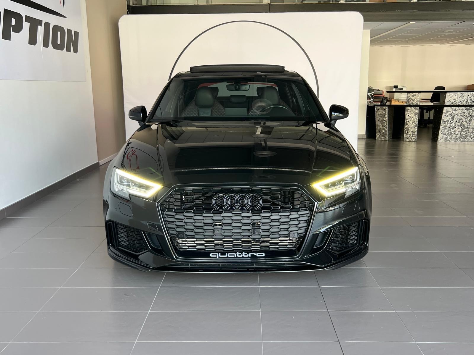 AUDI RS3 Limousine 2.5 TSI quattro S-tronic-showroom-element-3