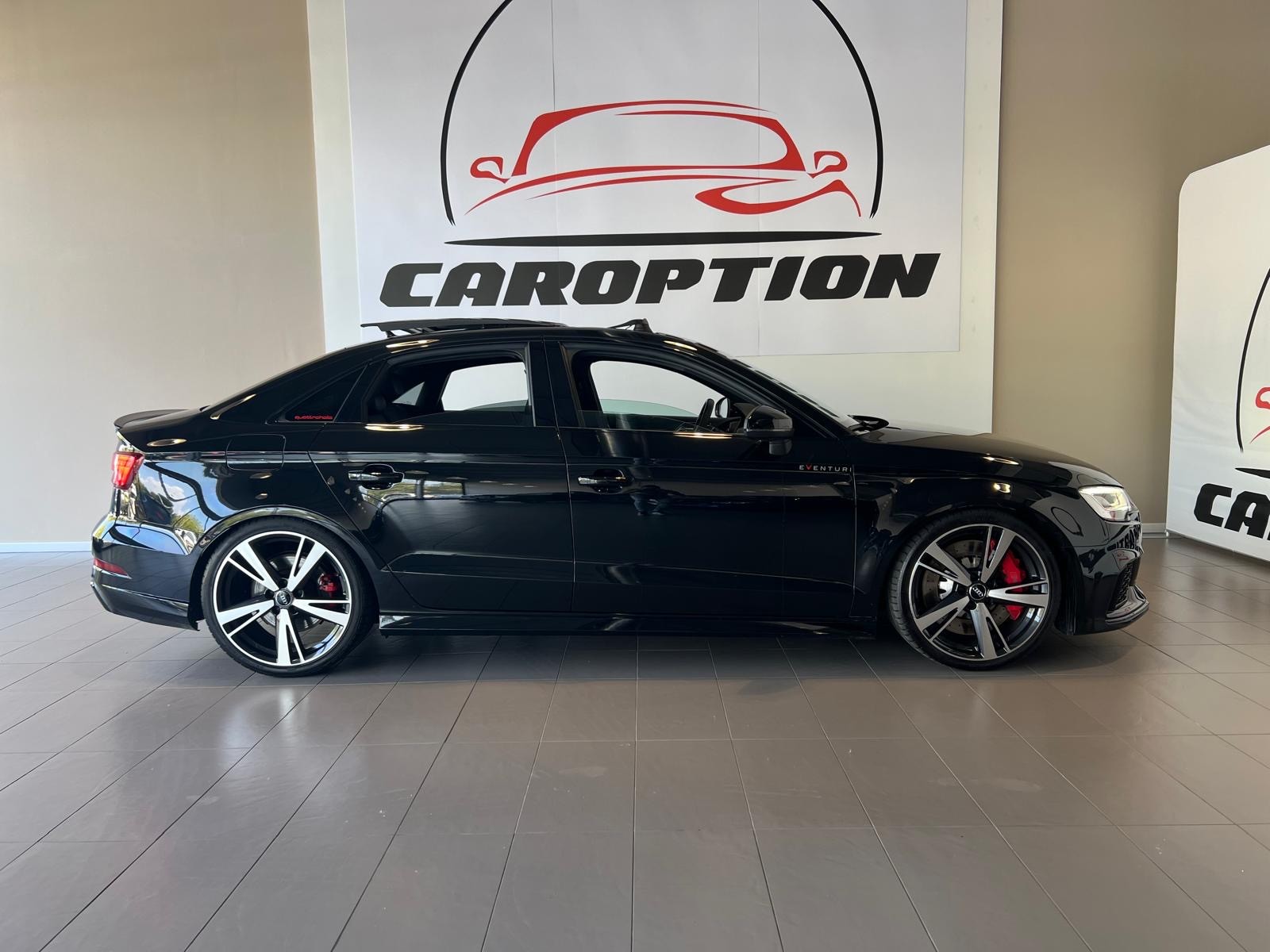 AUDI RS3 Limousine 2.5 TSI quattro S-tronic-showroom-element-2
