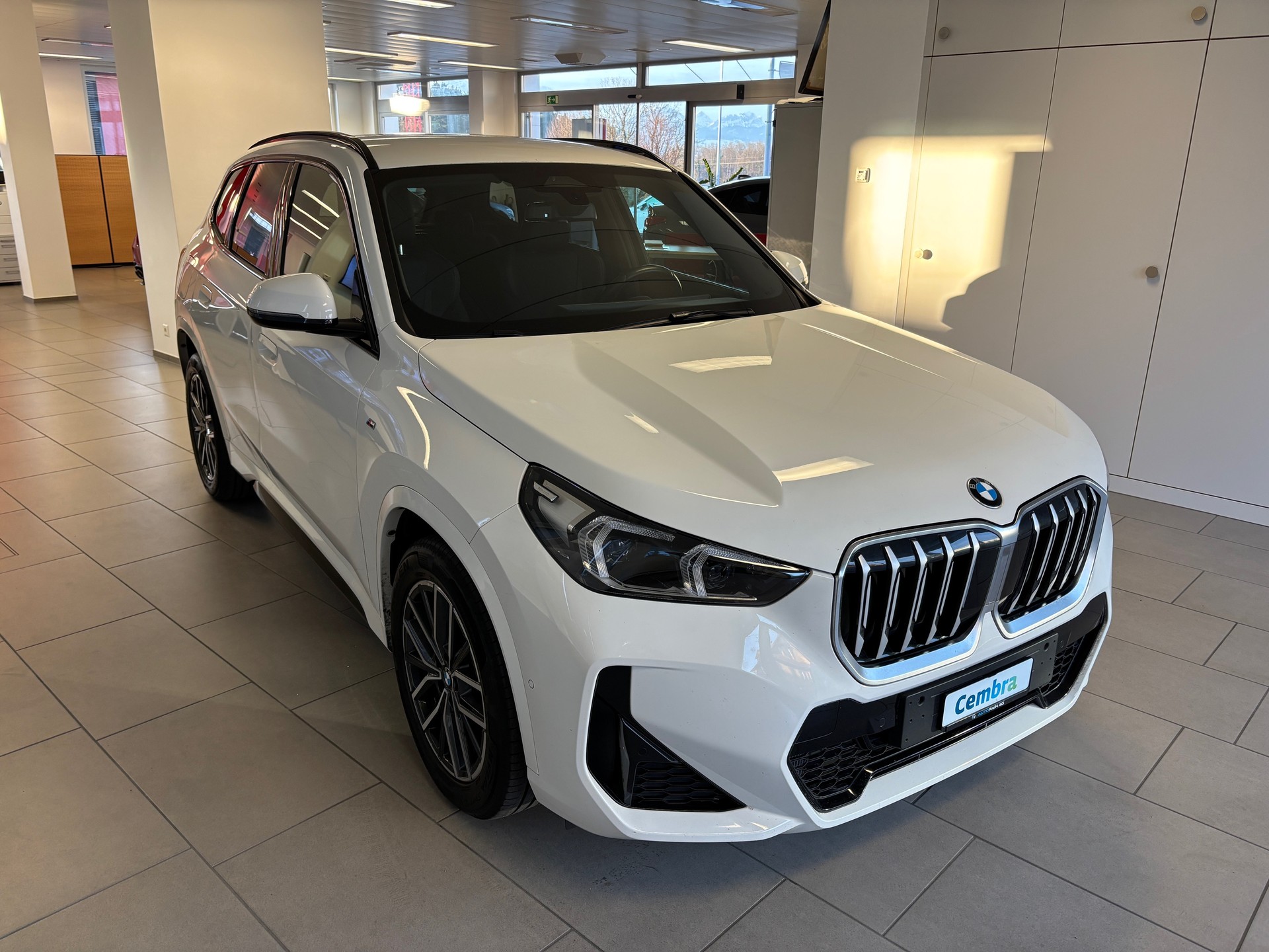 BMW X1 sDrive 18d M Sport-showroom-element-1