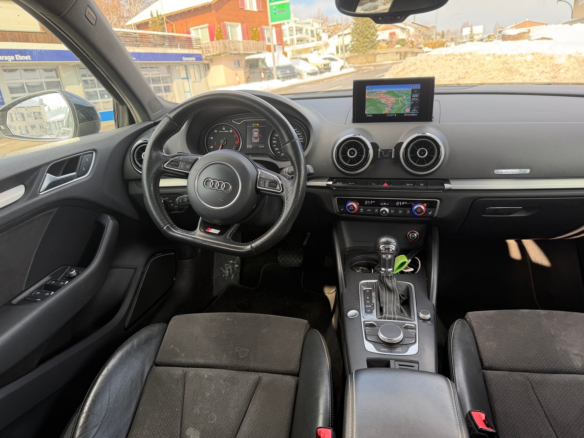 AUDI A3 Limousine 1.8 TFSI Ambition quattro S-tronic-image-11