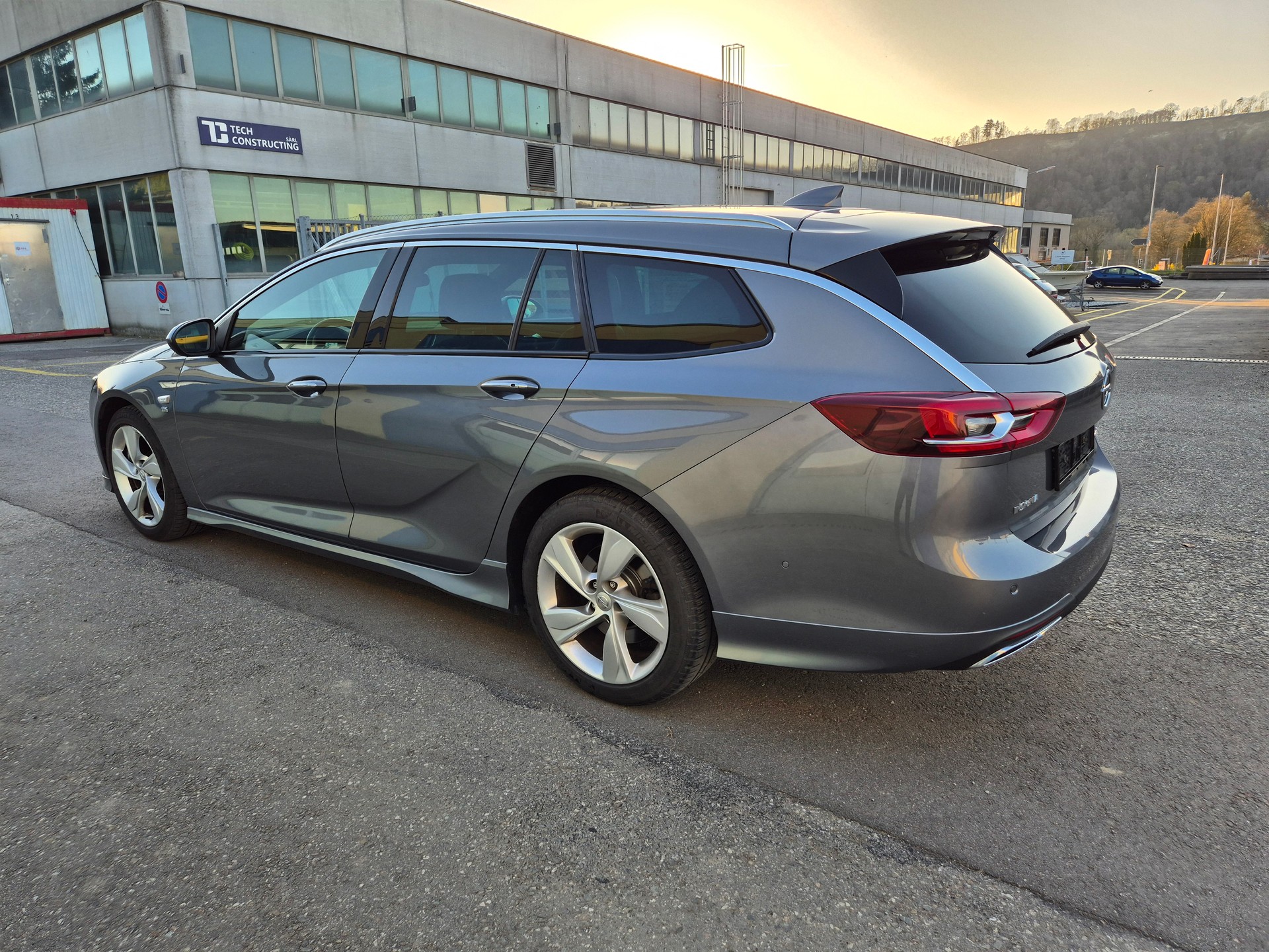 OPEL Insignia 2.0 T Sports Tourer Exclusive 4WD Automat-image-9
