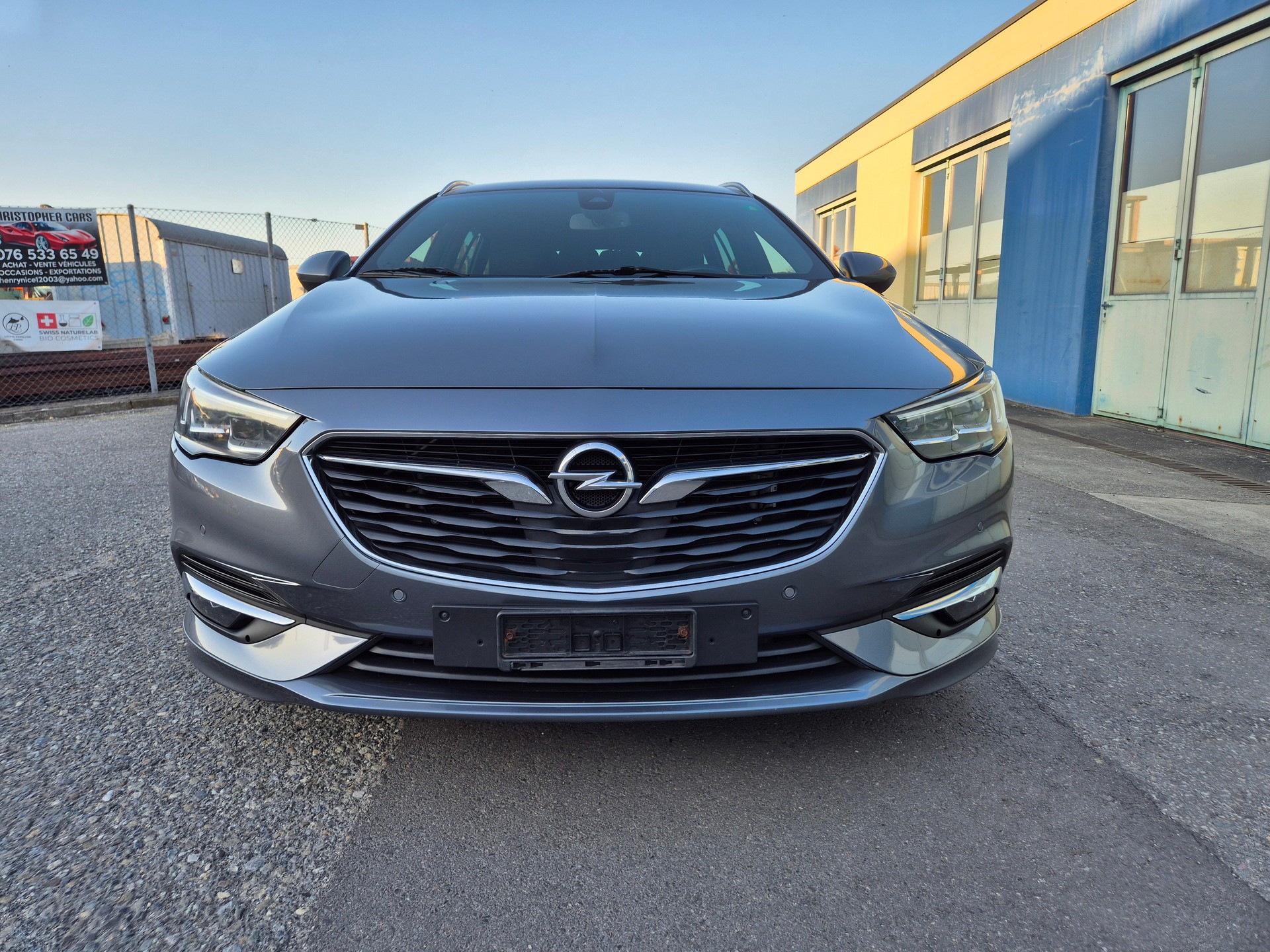OPEL Insignia 2.0 T Sports Tourer Exclusive 4WD Automat-image-1