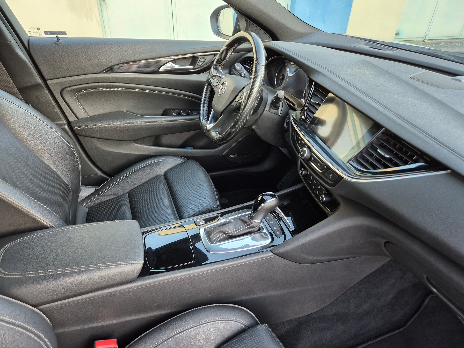 OPEL Insignia 2.0 T Sports Tourer Exclusive 4WD Automat-image-11