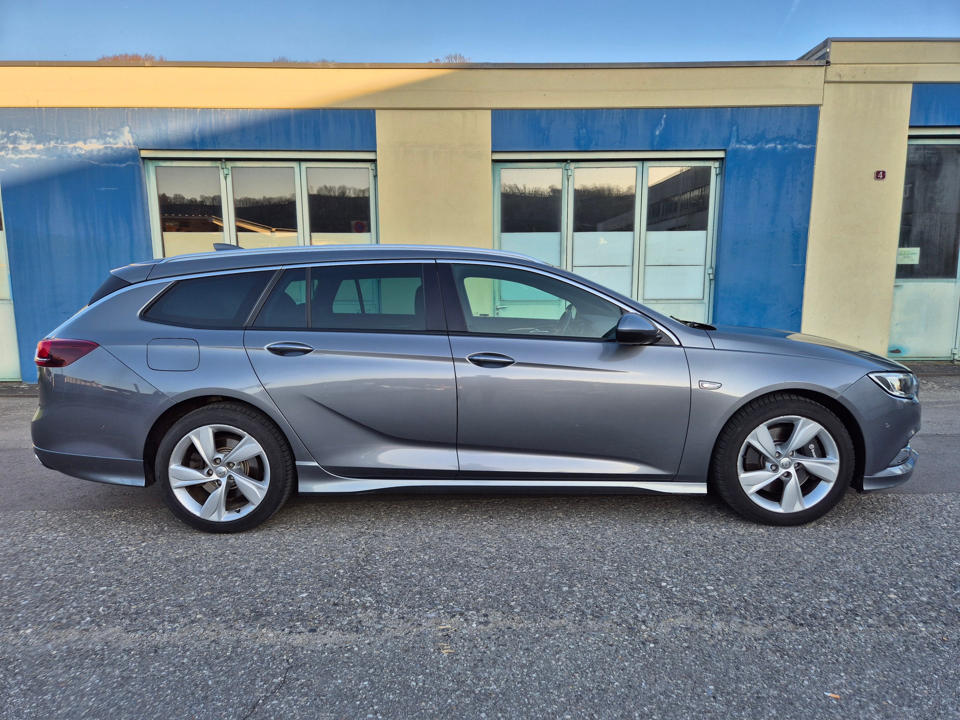 OPEL Insignia 2.0 T Sports Tourer Exclusive 4WD Automat-image-2