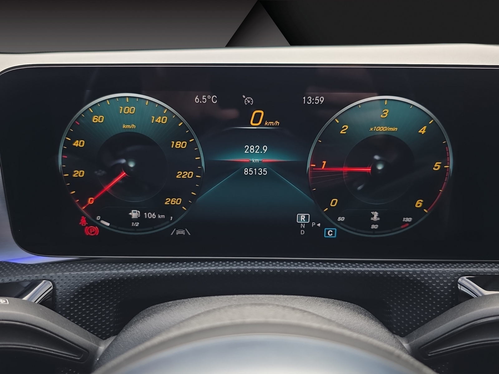 MERCEDES-BENZ CLA Shooting Brake 200 d 4Matic AMG Line-image-7
