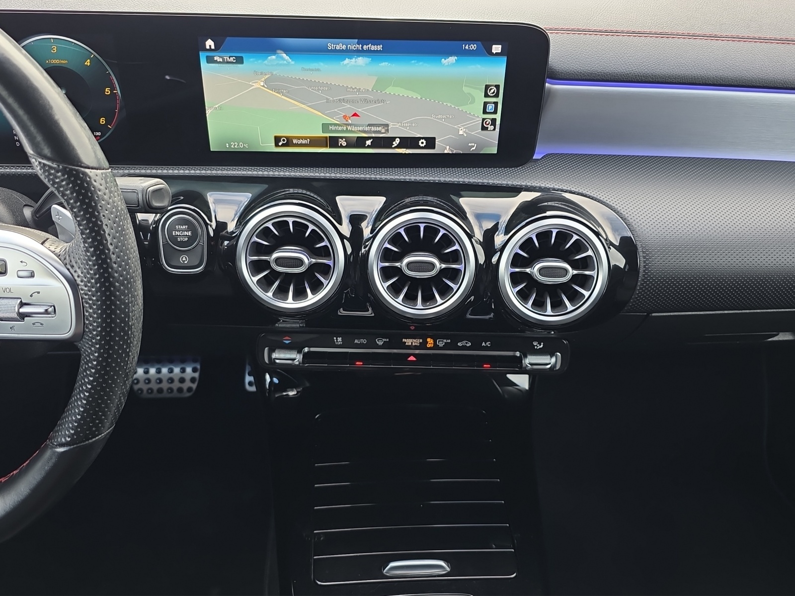 MERCEDES-BENZ CLA Shooting Brake 200 d 4Matic AMG Line-image-11