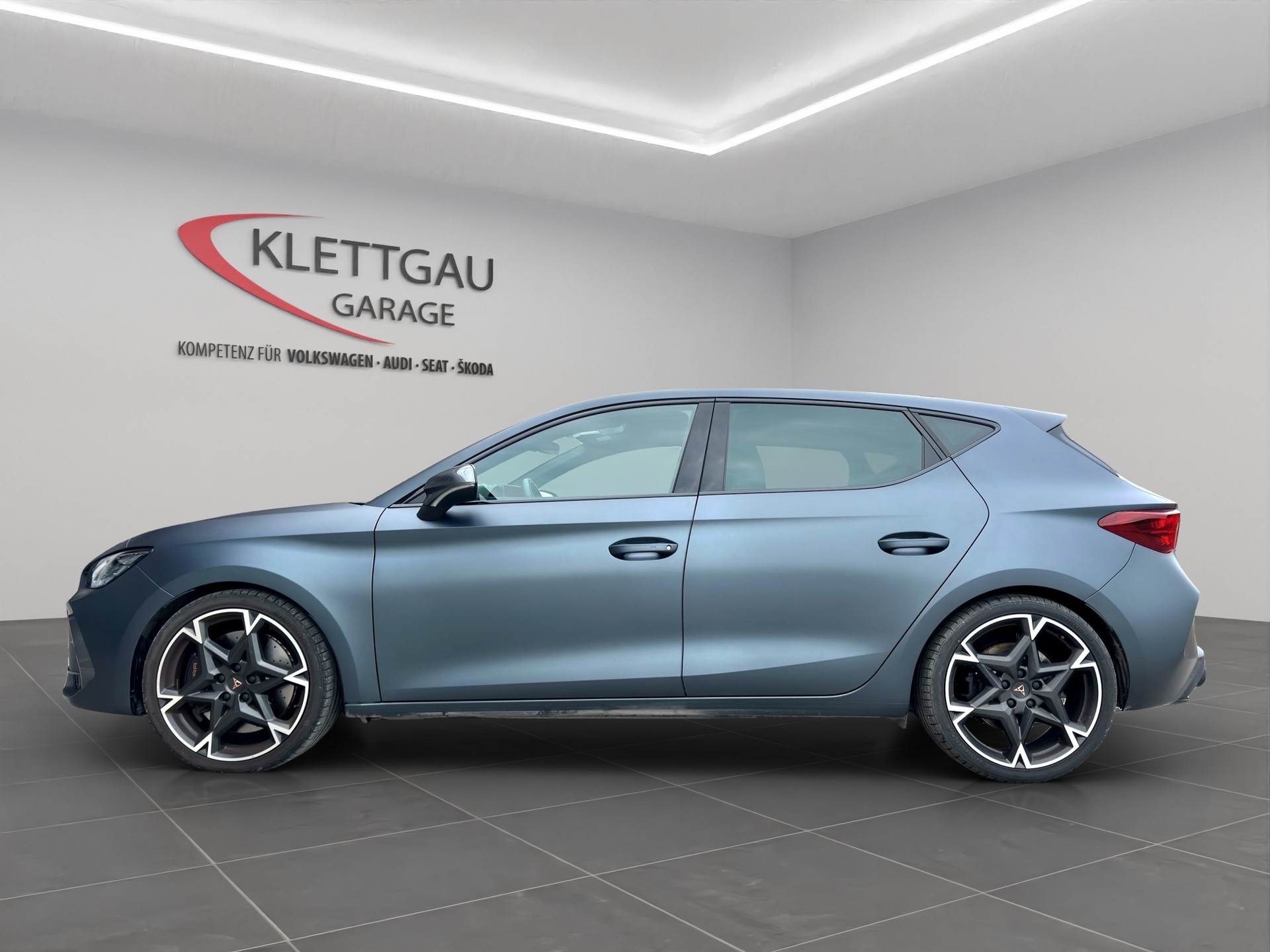 CUPRA Leon 2.0 TSI 300 VZ DSG-image-1