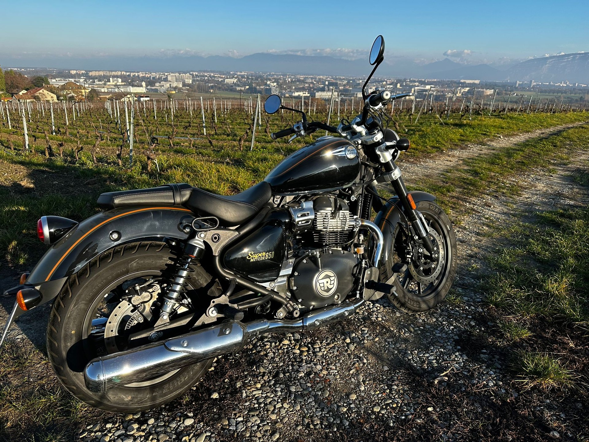 ROYAL ENFIELD Super Meteor 650 Astral-image-2