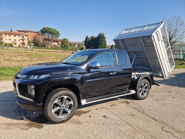 MITSUBISHI L 200 2.2 DID Value Club Cab - Ponte Ribaltabile 3 Lati "NUOVO" con Sopra Sponde - Gancio Traino KG. 3000