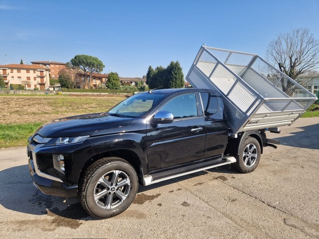 MITSUBISHI L 200 2.2 DID Value Club Cab - Ponte Ribaltabile 3 Lati "NUOVO" con Sopra Sponde - Gancio Traino KG. 3000-image-1