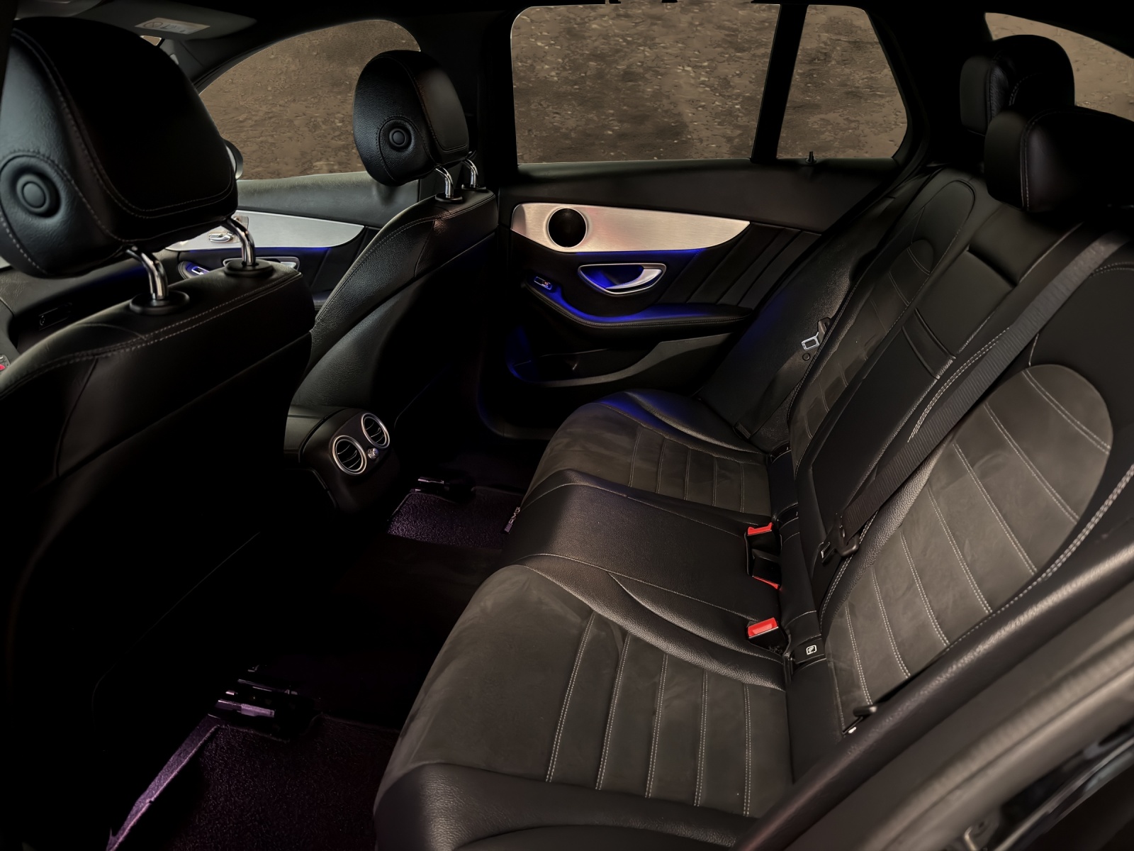 MERCEDES-BENZ C 200 Swiss Star AMG Line 4M 9G-Tronic-image-9