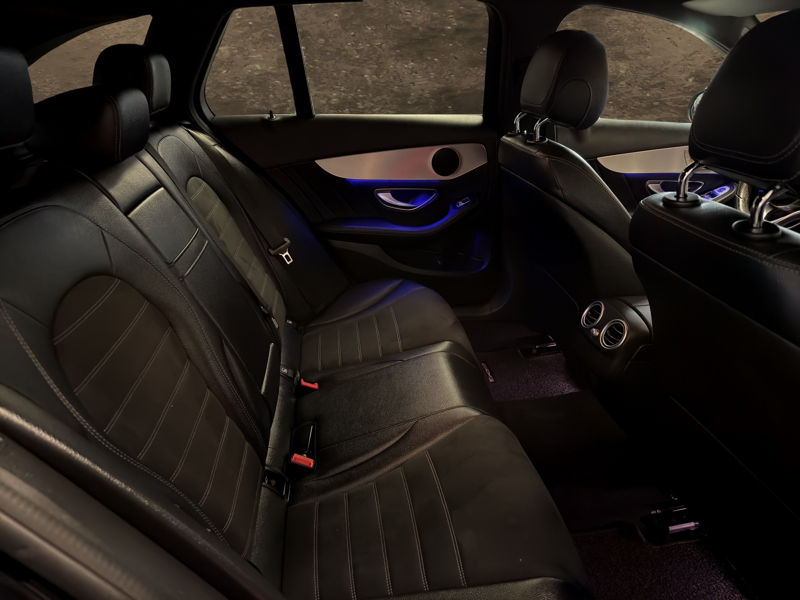 MERCEDES-BENZ C 200 Swiss Star AMG Line 4M 9G-Tronic-image-7
