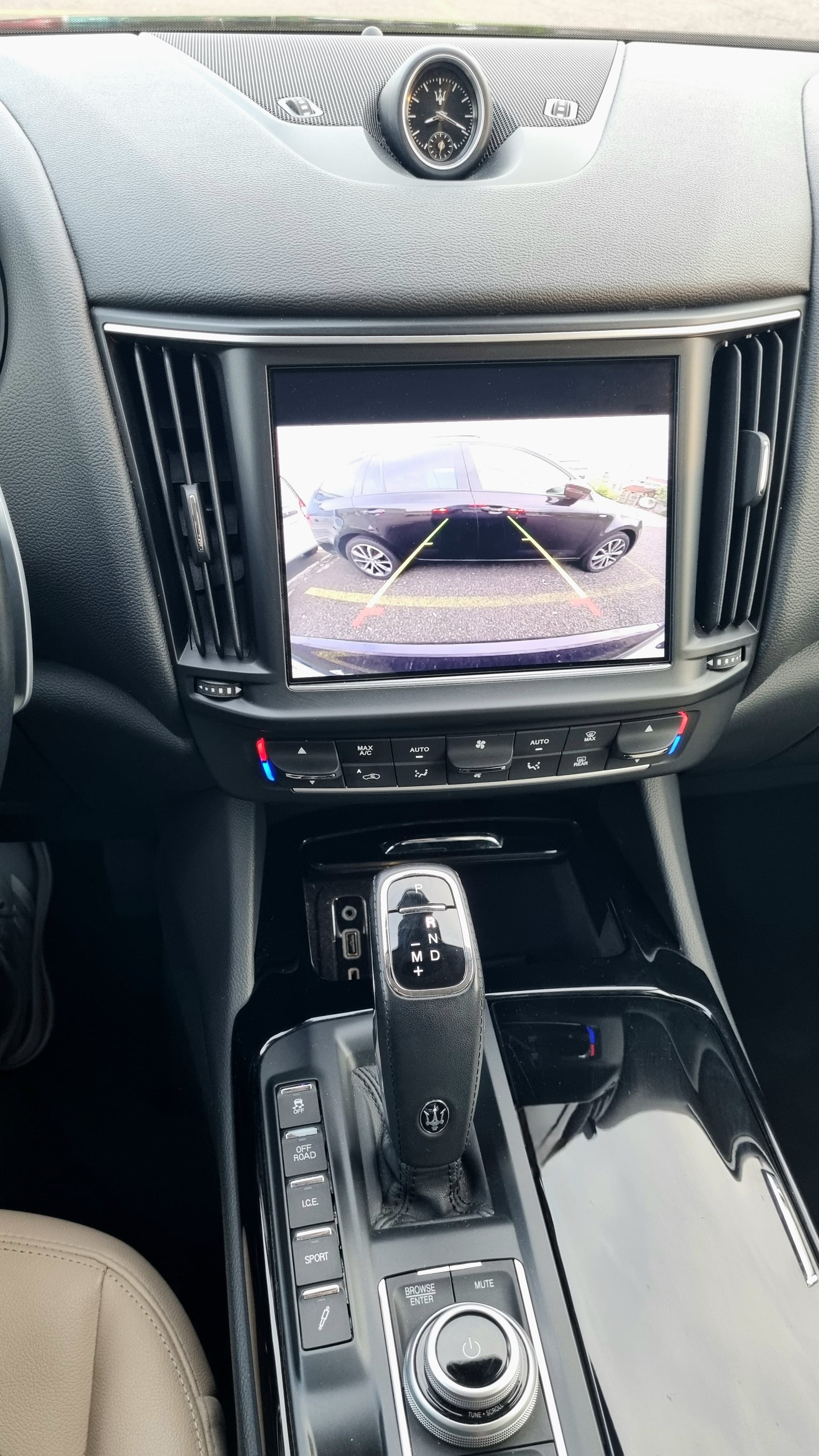 MASERATI Levante 3.0 V6 GranSport Automatica-image-9