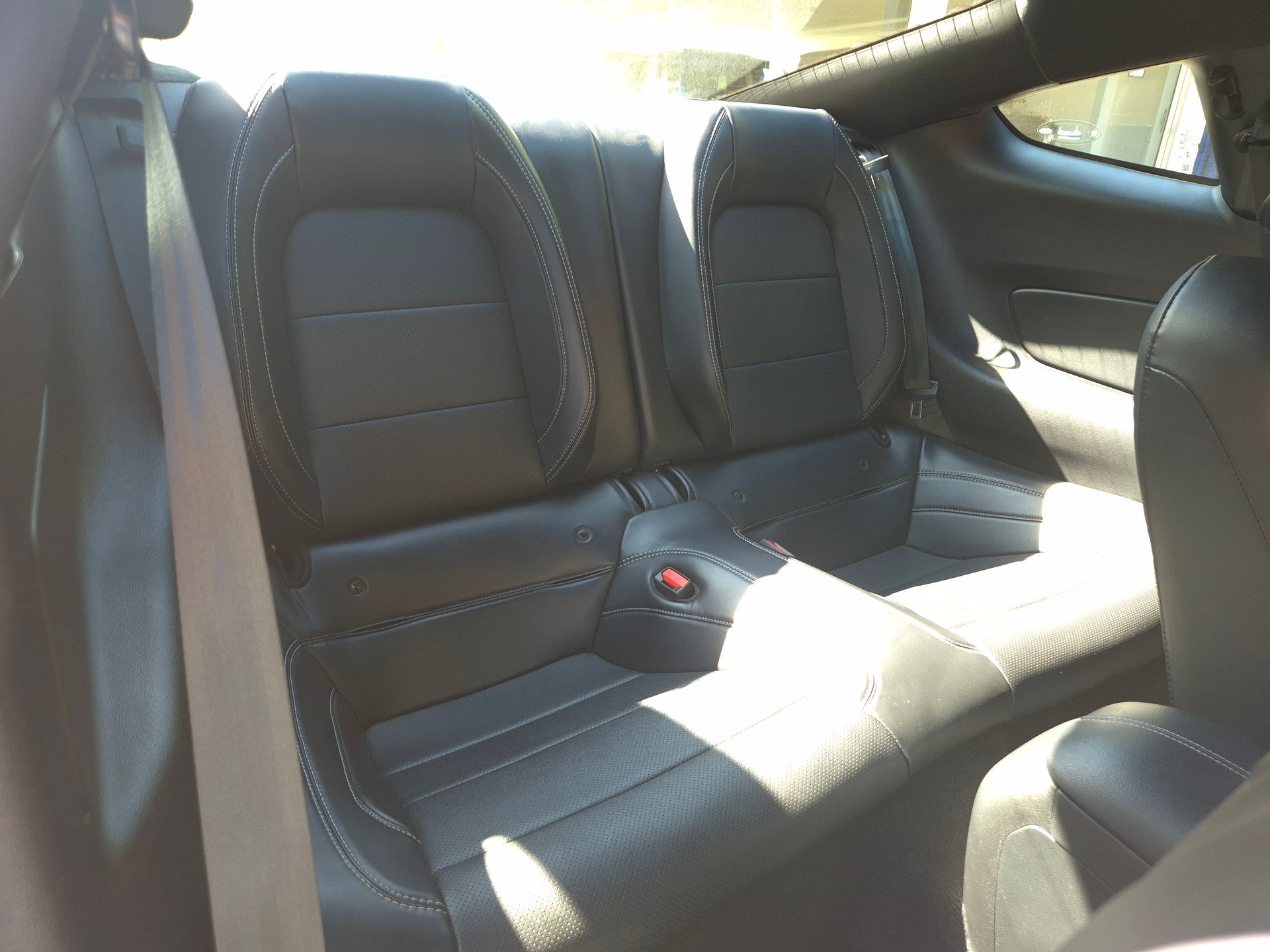 FORD Mustang Fastback 5.0 V8 GT Automat-image-25