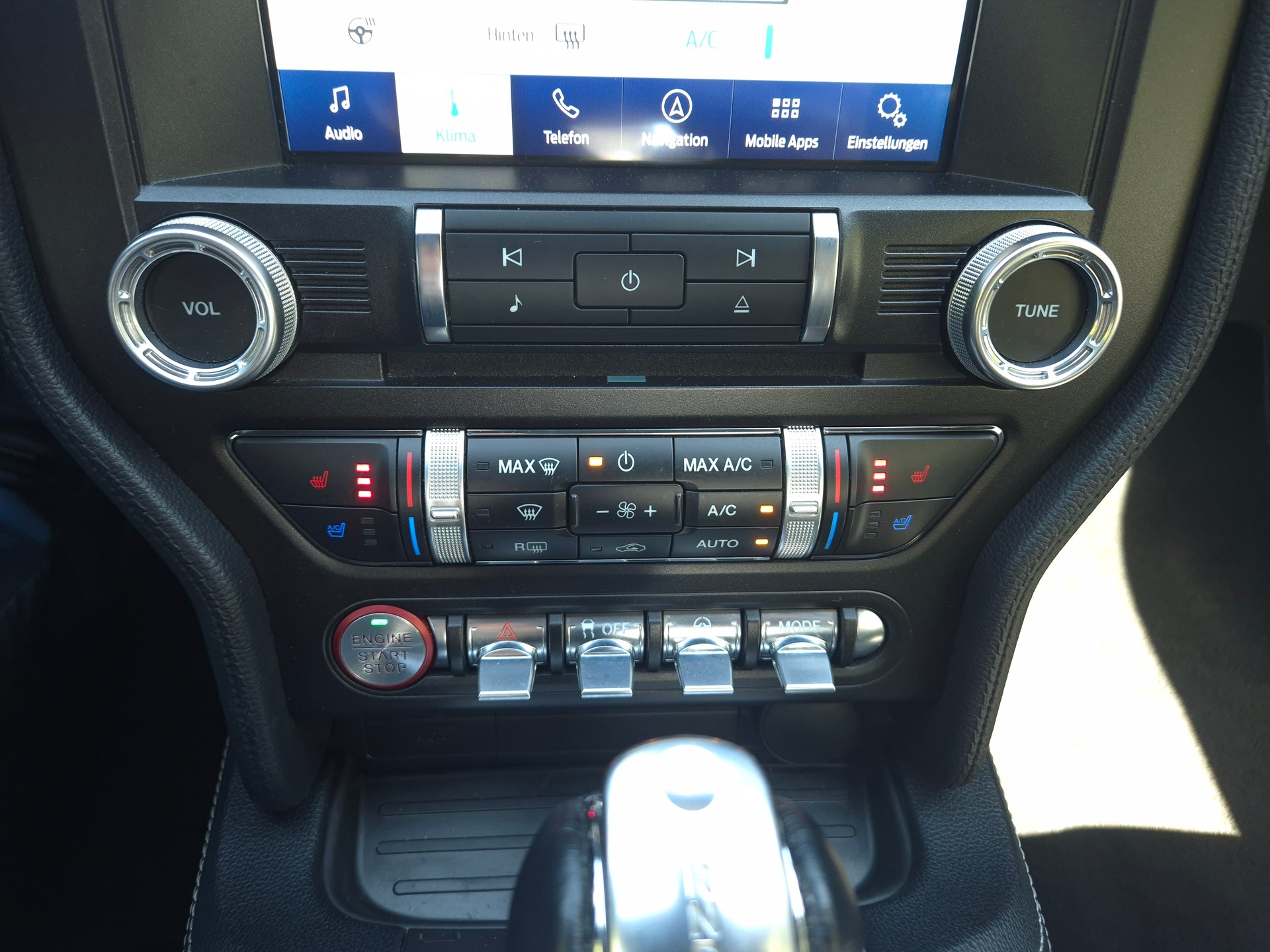 FORD Mustang Fastback 5.0 V8 GT Automat-image-22
