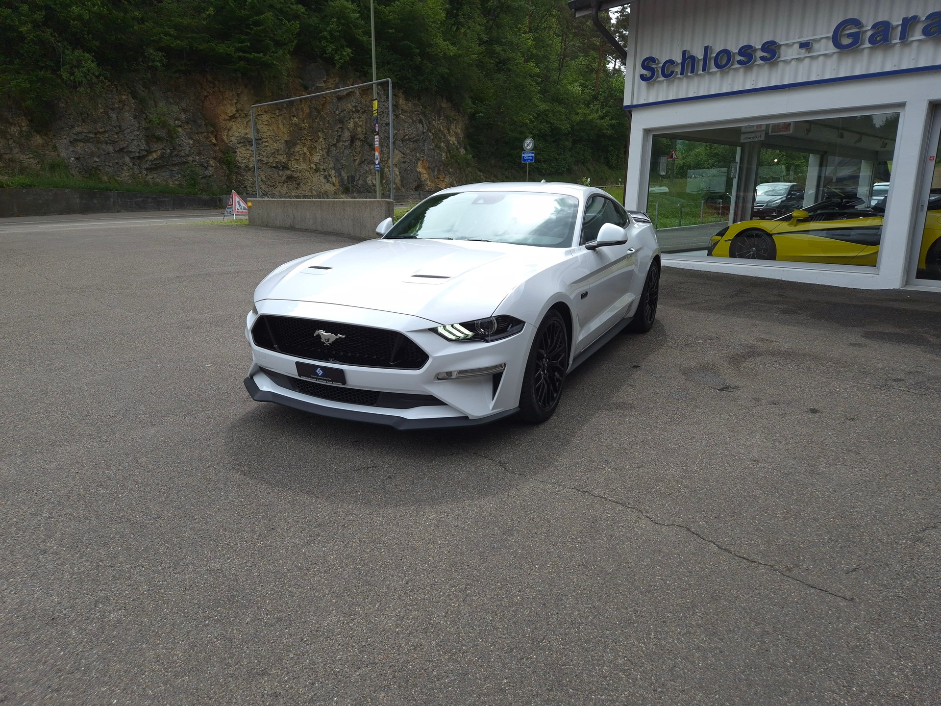 FORD Mustang Fastback 5.0 V8 GT Automat-image-5