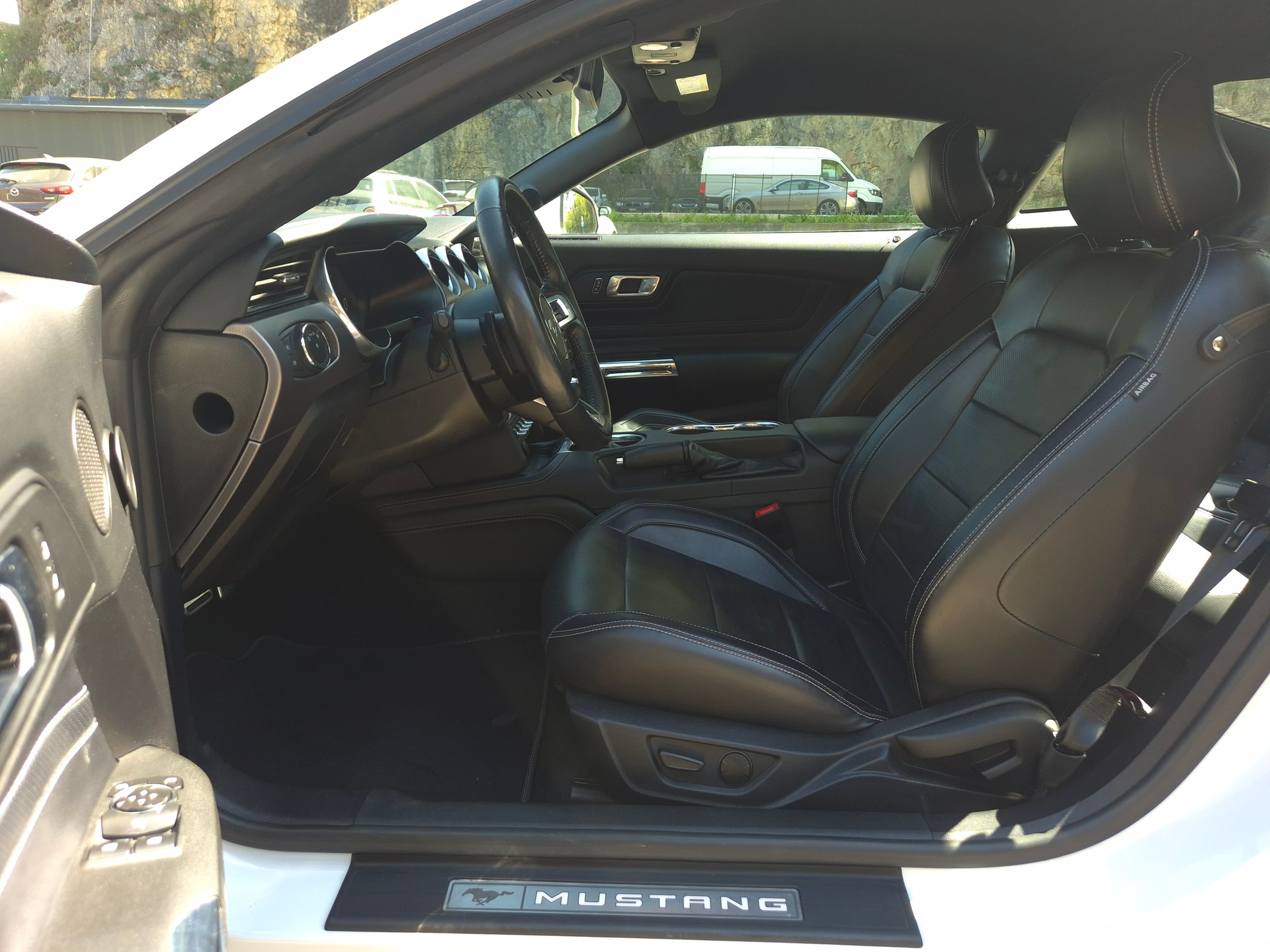 FORD Mustang Fastback 5.0 V8 GT Automat-image-15