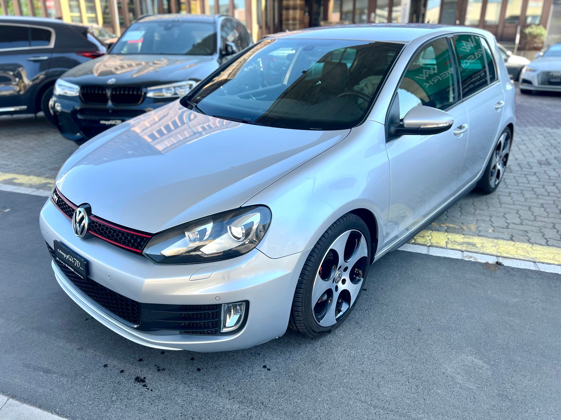 VW Golf 2.0 TSI GTI DSG-showroom-element-2