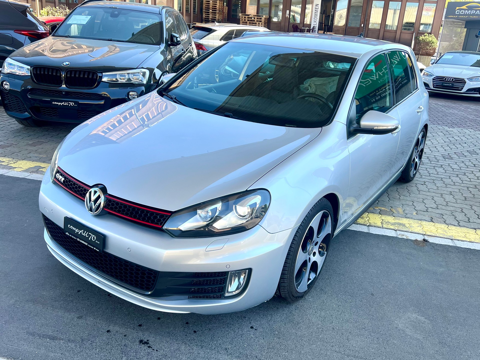 VW Golf 2.0 TSI GTI DSG-showroom-element-1