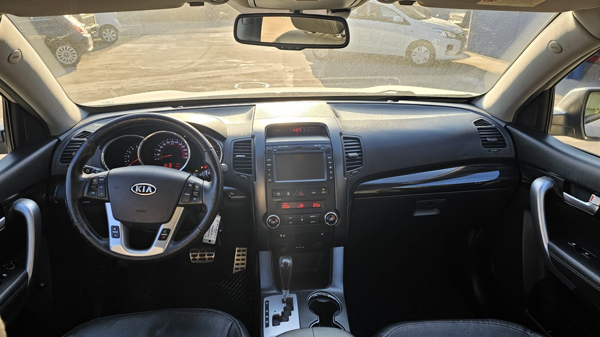KIA Sorento 2.2 CRDI Style Automatic-image-4