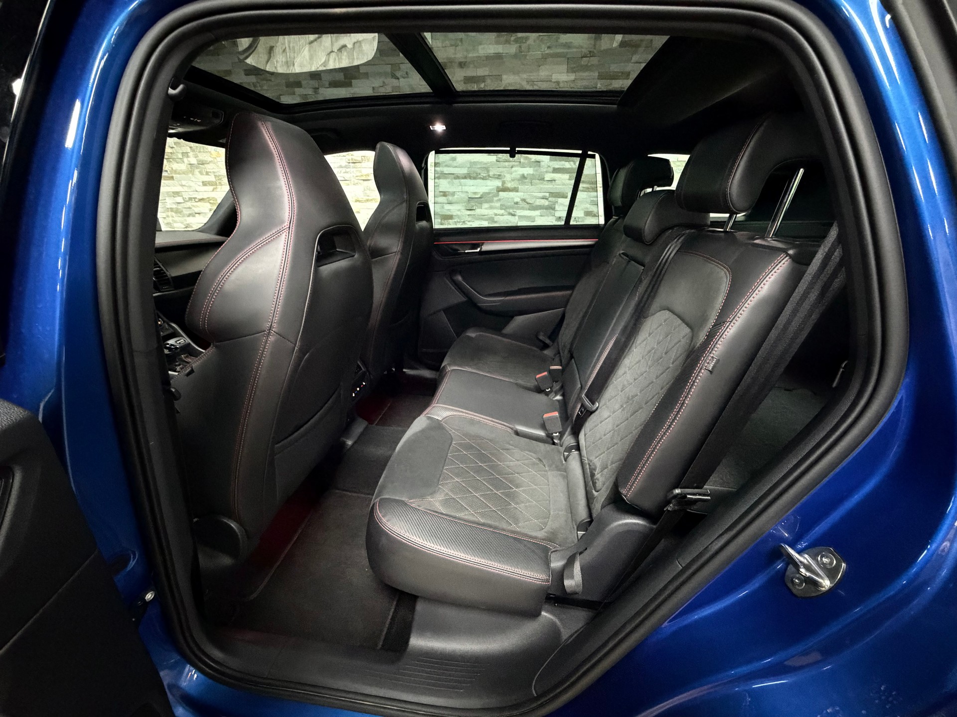 SKODA Kodiaq 2.0 TSI 4x4 RS-image-23