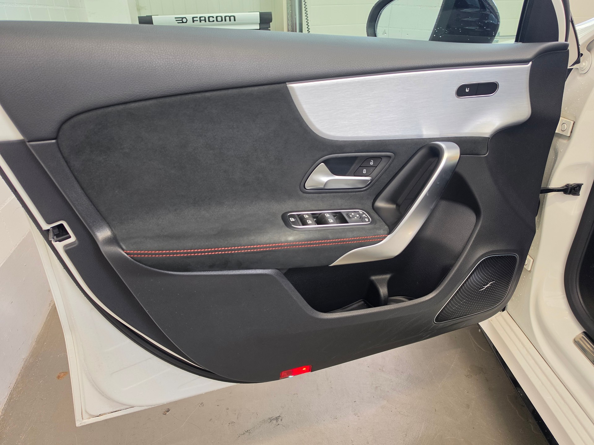 MERCEDES-BENZ A 35 AMG 4Matic Panamericana Edition Speedshift-image-21