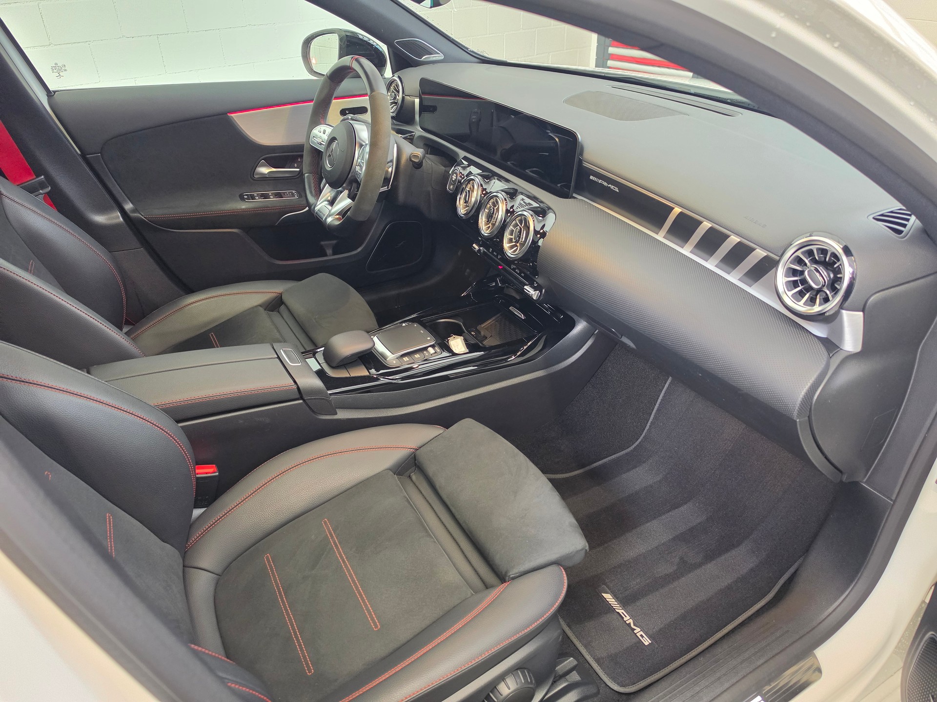 MERCEDES-BENZ A 35 AMG 4Matic Panamericana Edition Speedshift-image-23