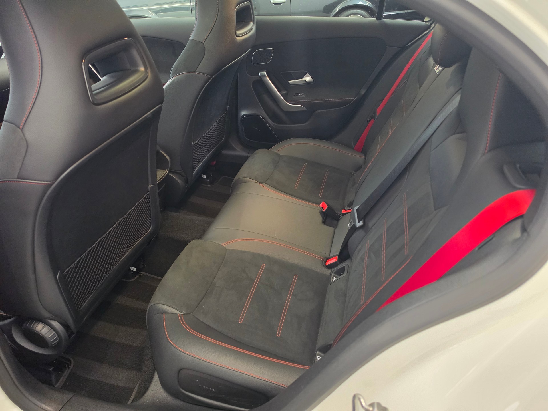 MERCEDES-BENZ A 35 AMG 4Matic Panamericana Edition Speedshift-image-4