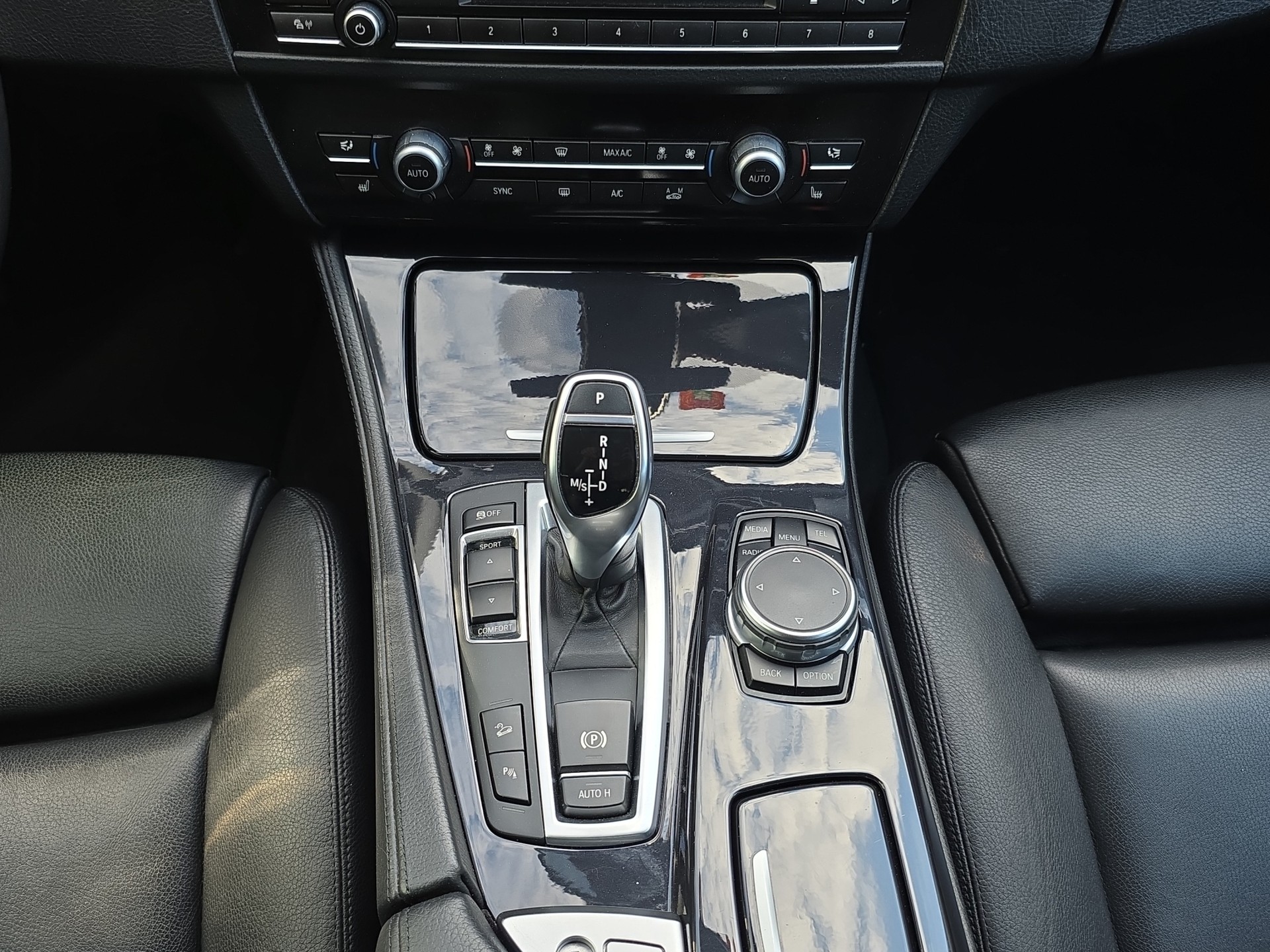 BMW 525d Touring xDrive Luxury Line Steptronic-image-12