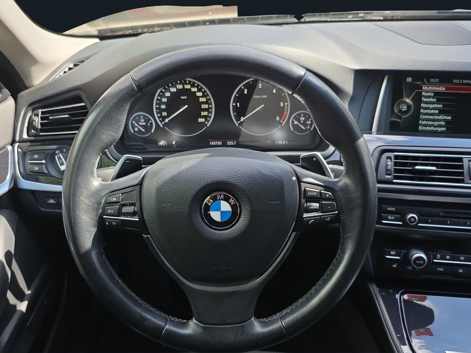 BMW 525d Touring xDrive Luxury Line Steptronic-image-11