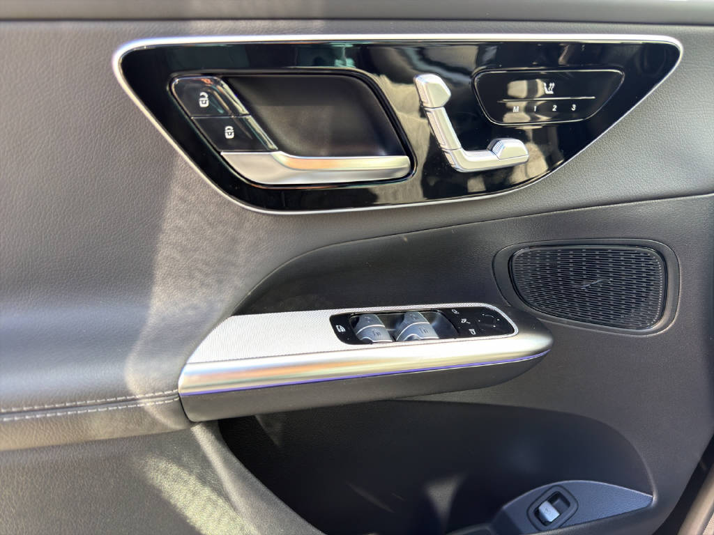 MERCEDES-BENZ GLC 300 AMG Line 4matic-image-12