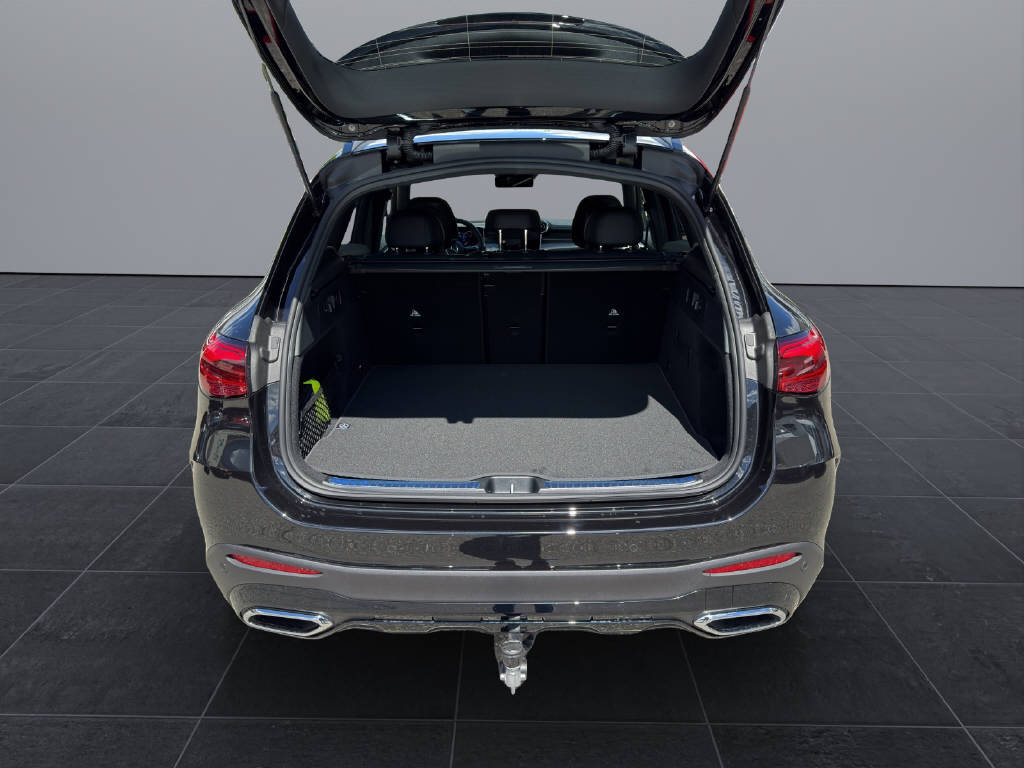 MERCEDES-BENZ GLC 300 AMG Line 4matic-image-16