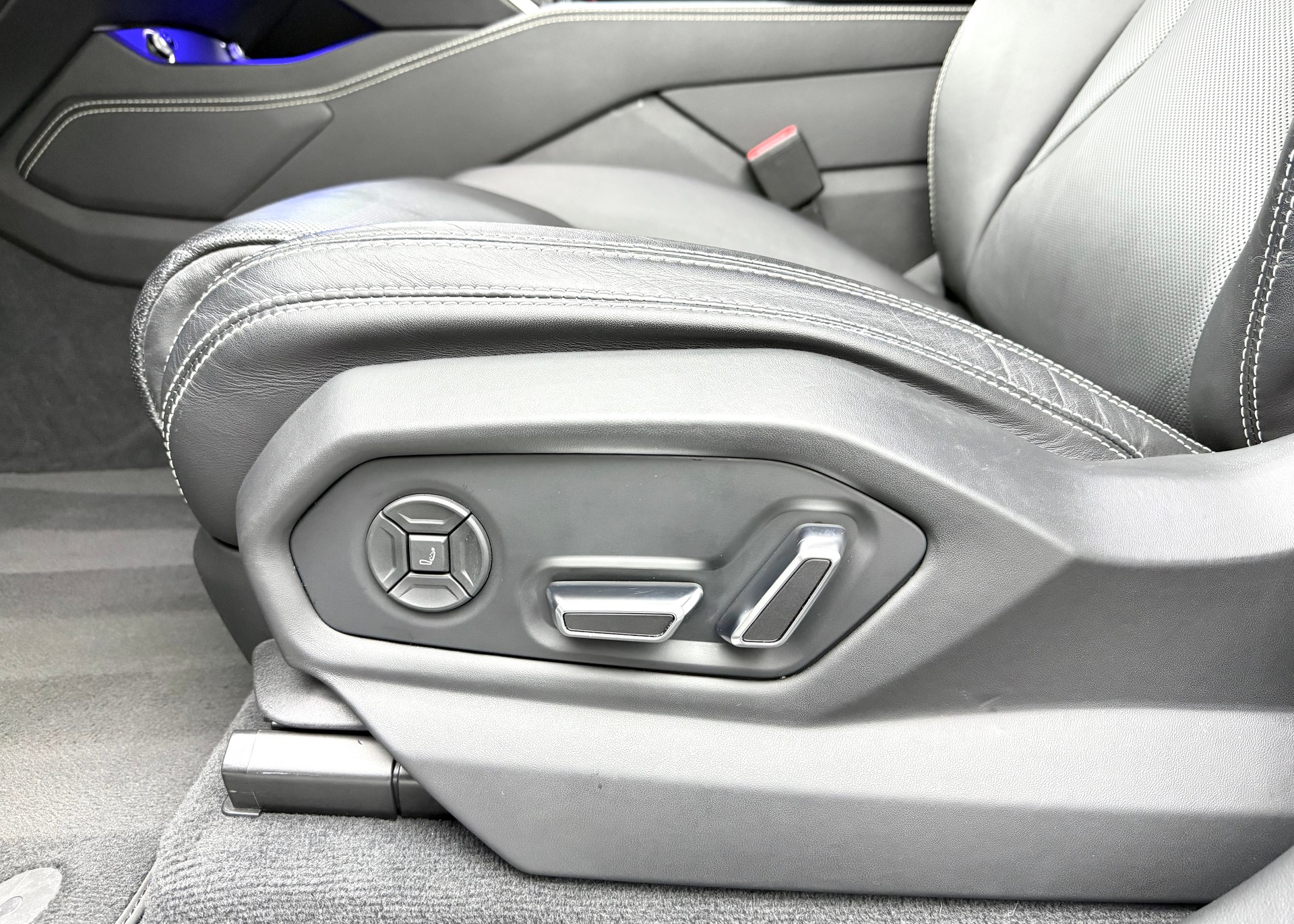 LAMBORGHINI Urus E-Gear-image-15