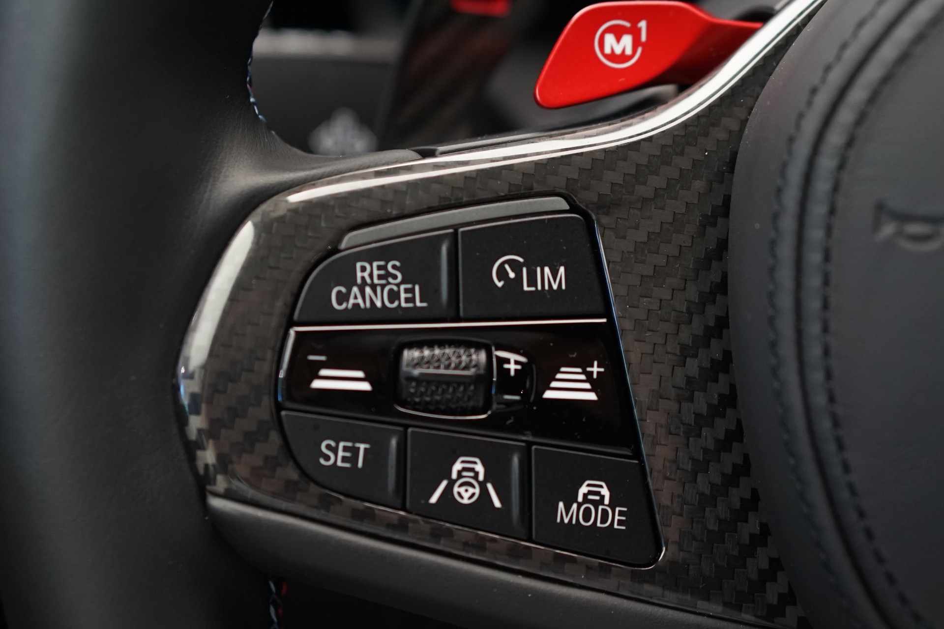 BMW M4 Coupé Competition M xDrive *CH-Fahrzeug* *Dravitgrau* *Carbon*-image-24