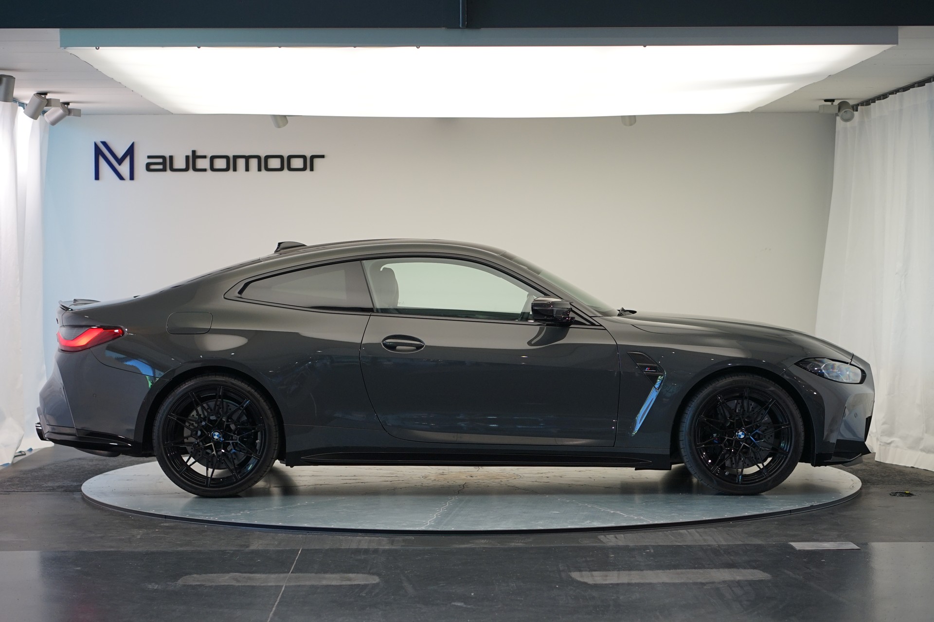 BMW M4 Coupé Competition M xDrive *CH-Fahrzeug* *Dravitgrau* *Carbon*-showroom-element-3