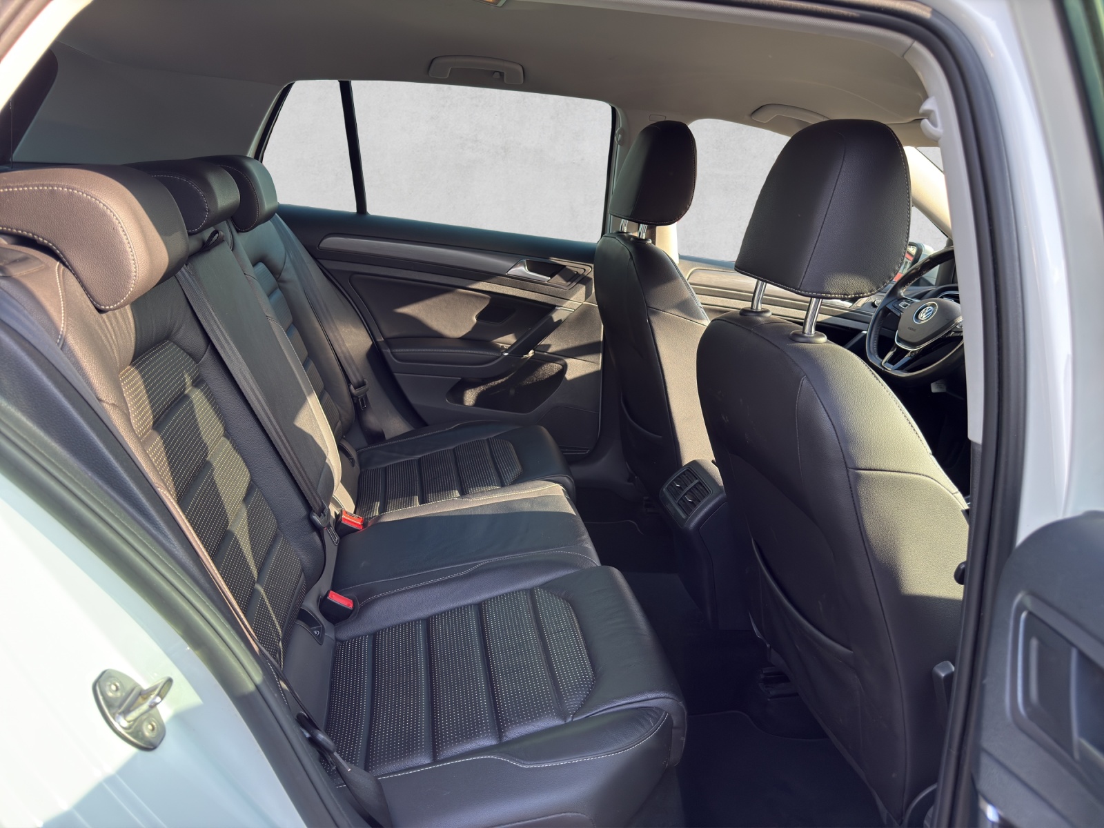 VW Golf 1.4 TSI Allstar-image-16
