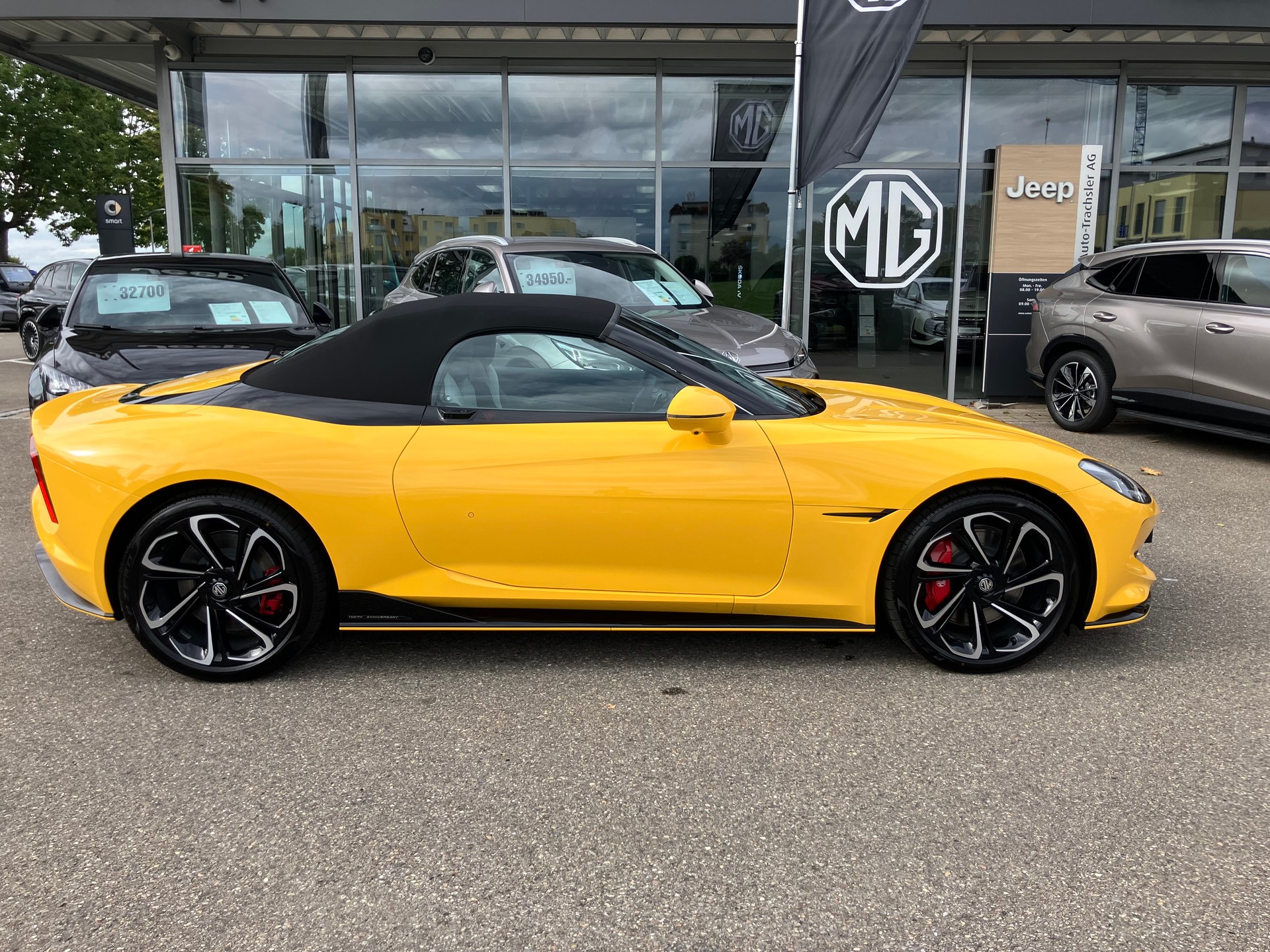 MG Cyberster 77kWh 4WD-image-3