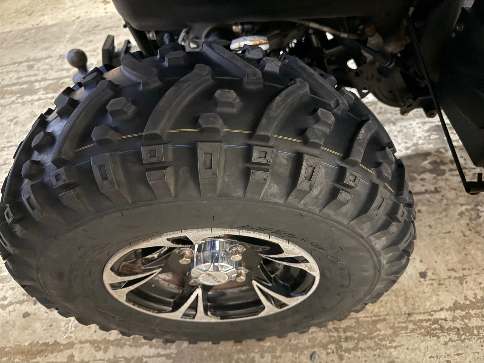 ARCTIC CAT ATV 550XT-image-8