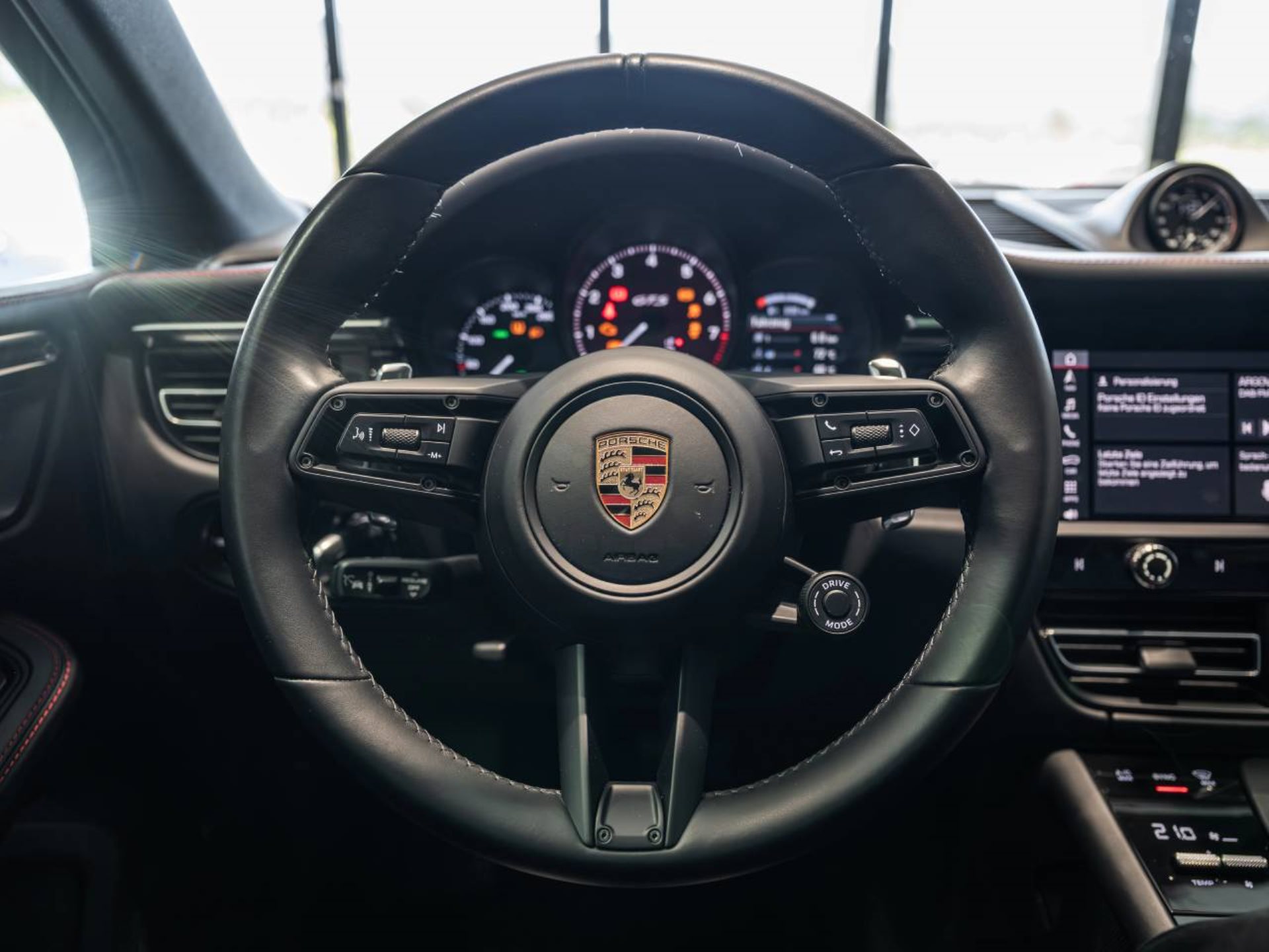 PORSCHE Macan GTS-image-12