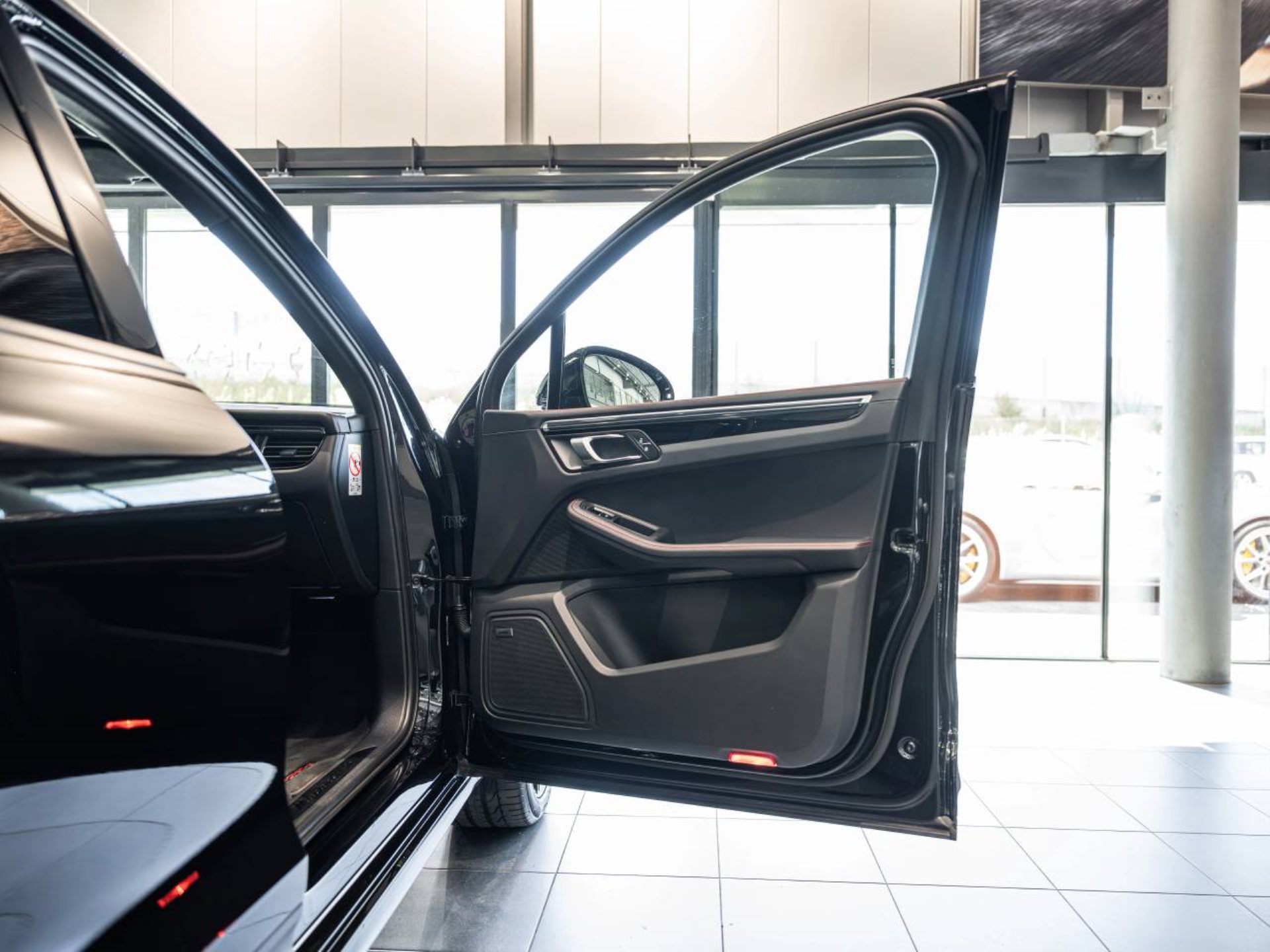 PORSCHE Macan GTS-image-20