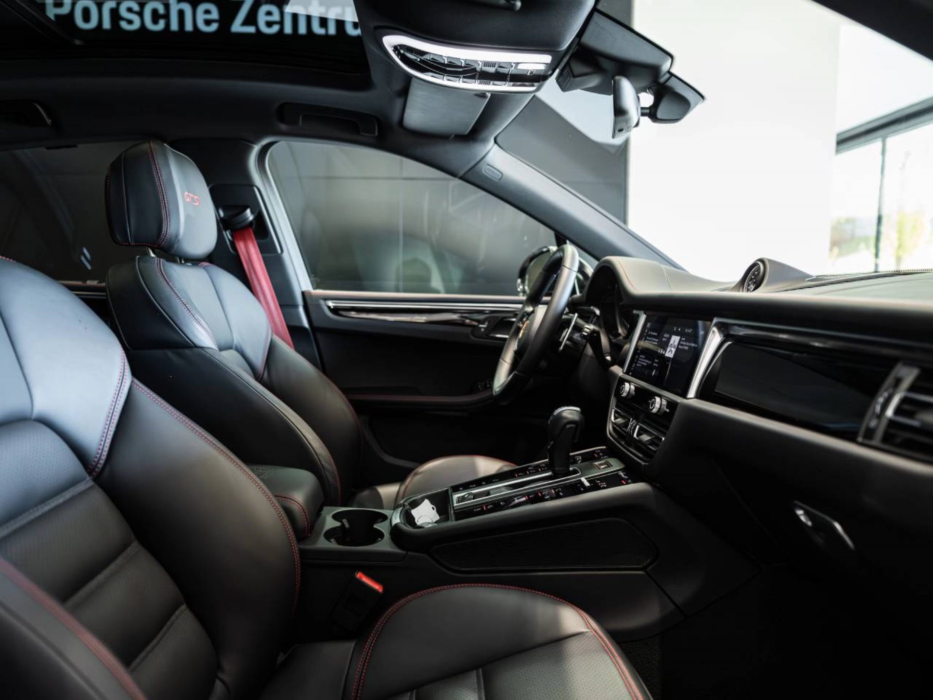 PORSCHE Macan GTS-image-16