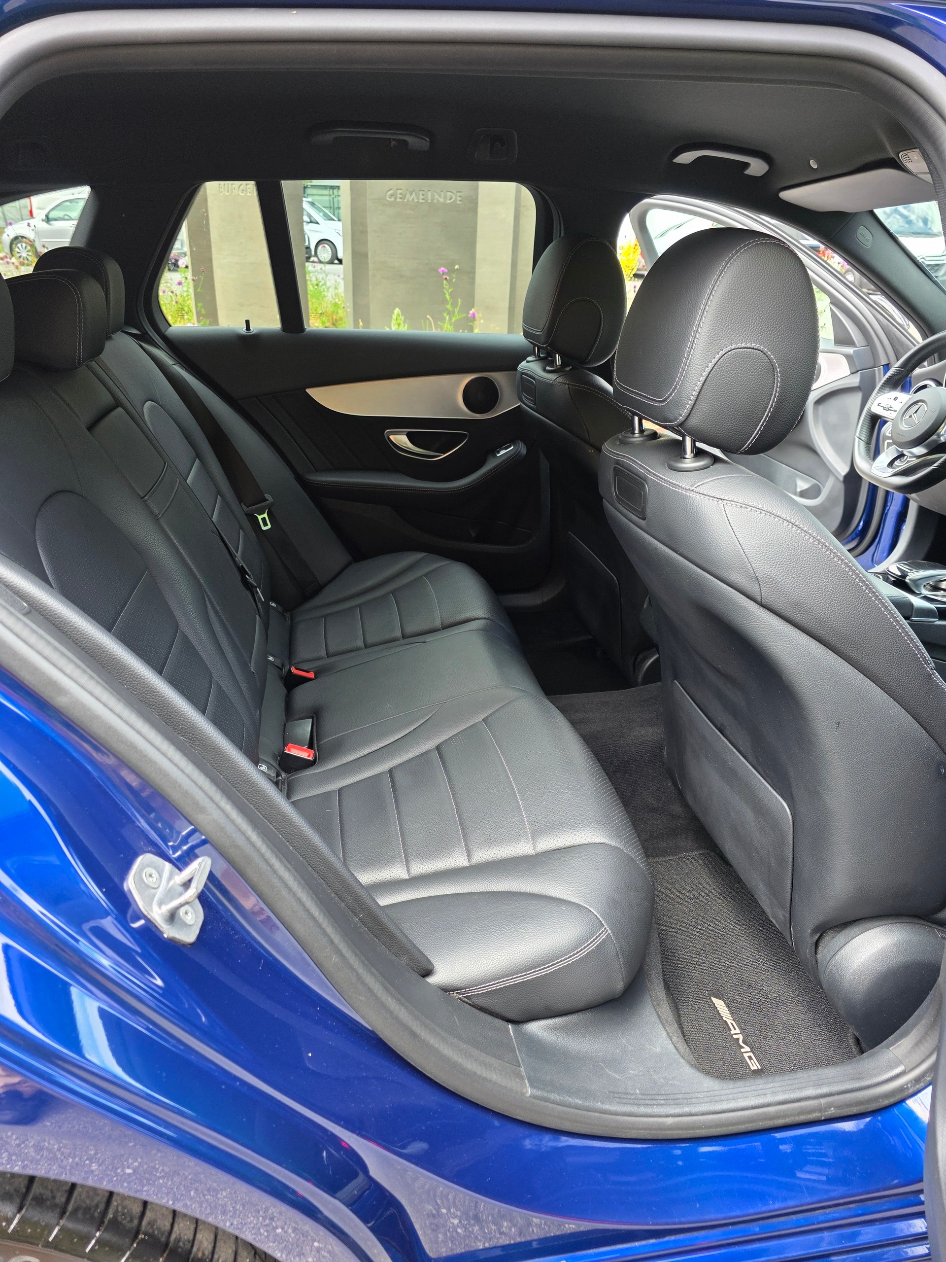 MERCEDES-BENZ C 200 Swiss Star AMG Line 4M 9G-Tronic-image-12