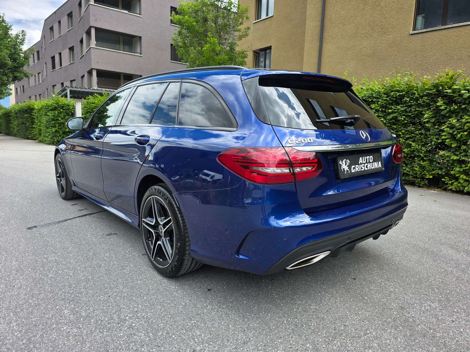 MERCEDES-BENZ C 200 Swiss Star AMG Line 4M 9G-Tronic-image-2