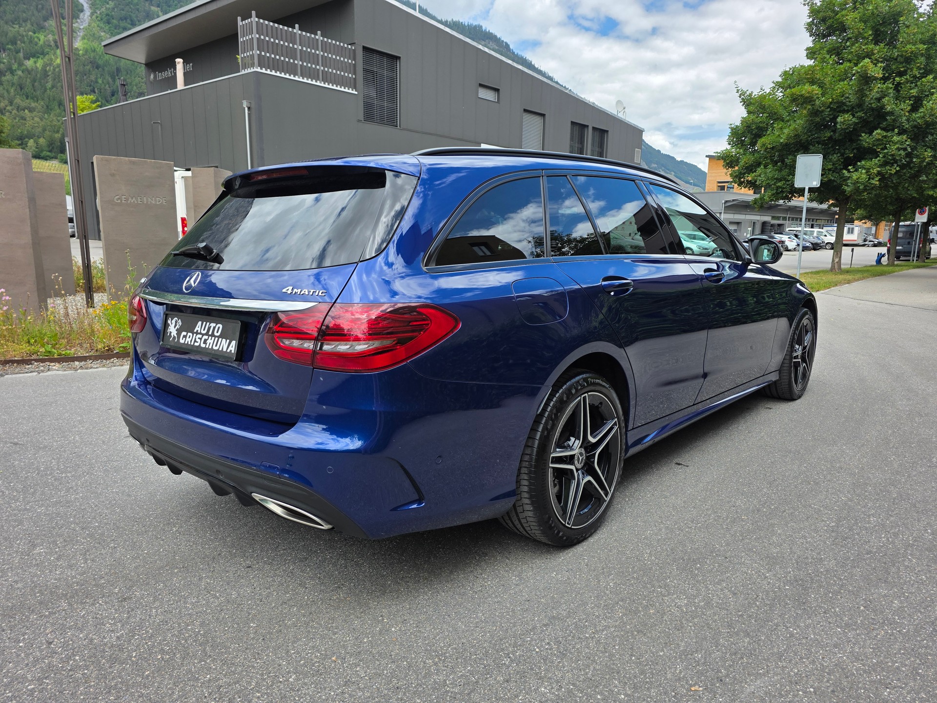 MERCEDES-BENZ C 200 Swiss Star AMG Line 4M 9G-Tronic-image-4
