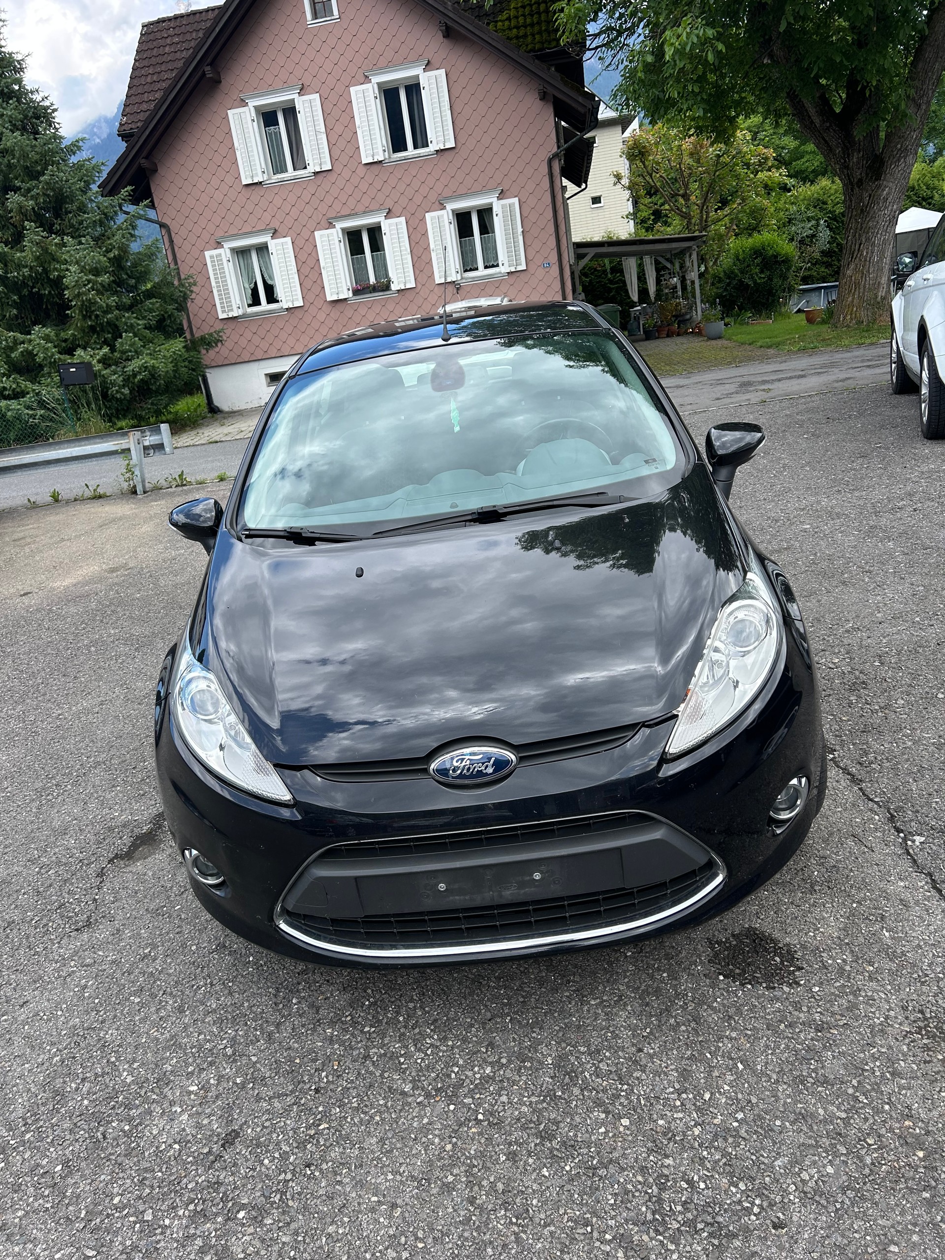 FORD Fiesta 1.4 16V Titanium Automatic-image-1
